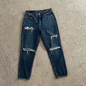 American Eagle High Rise Mom Jean Size 8